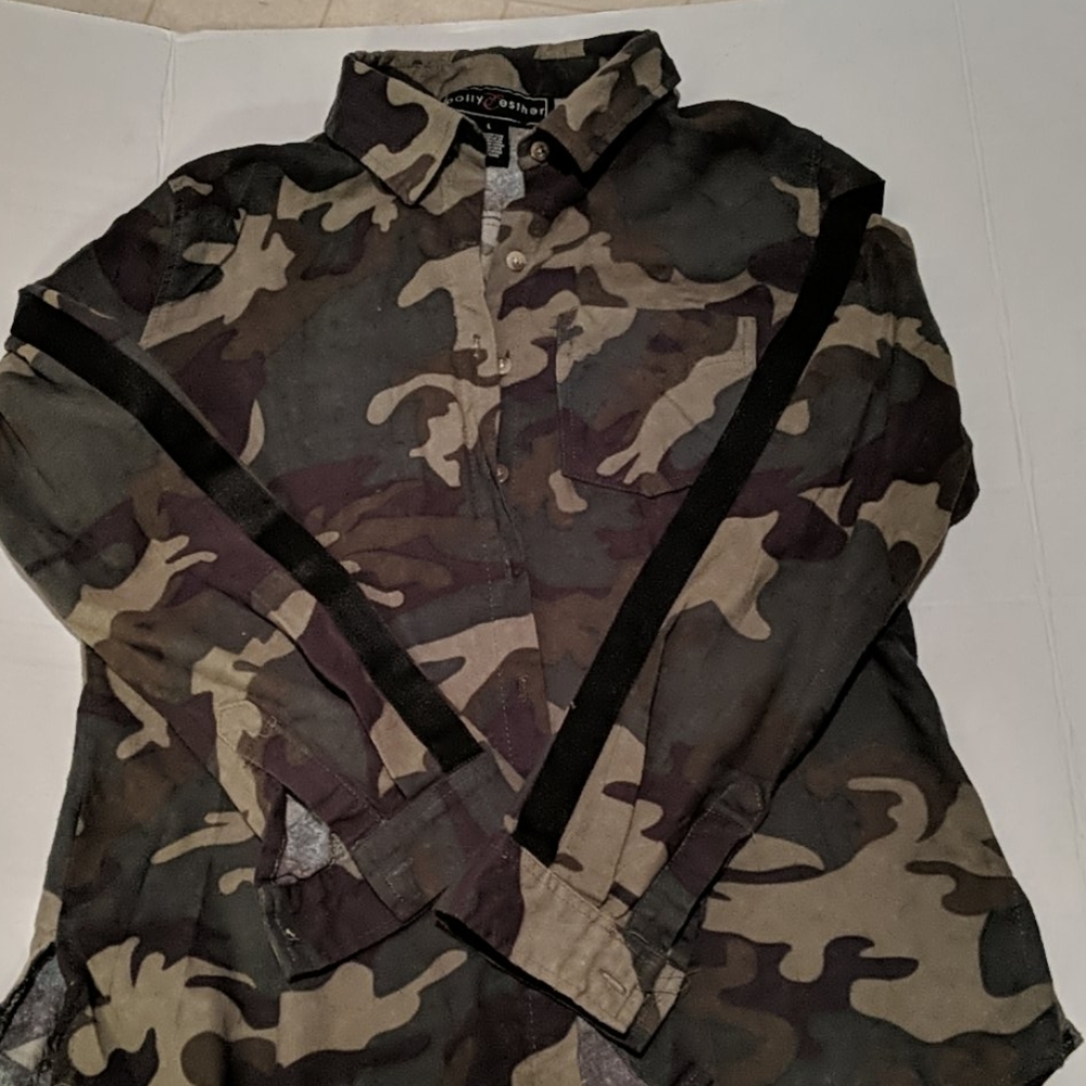 Women's camouflage button-down shirt